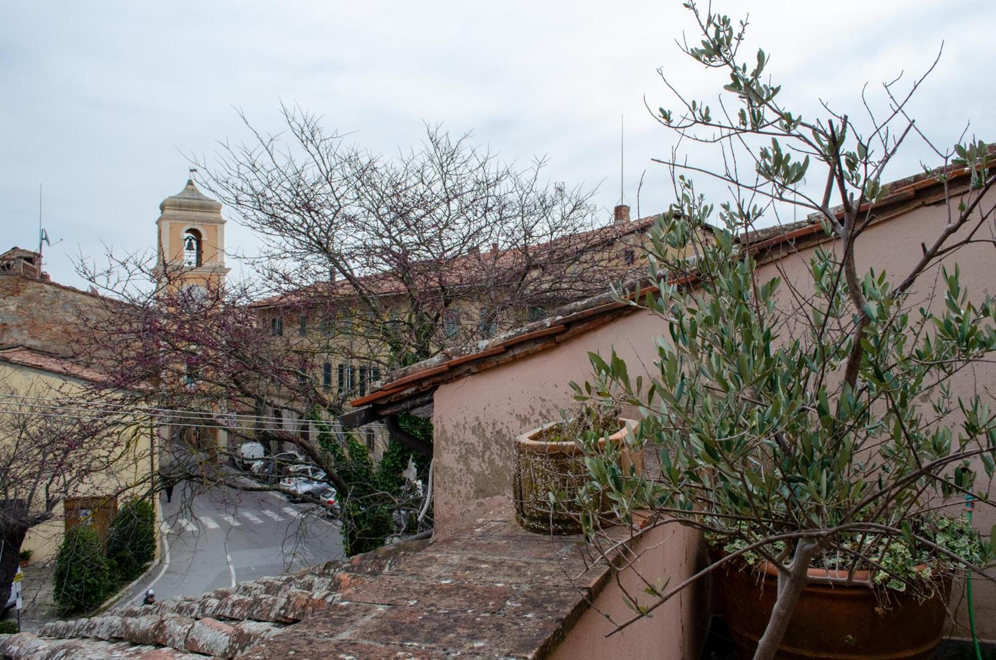 Antica Dimora Leones Bed & Breakfast Palaia Exterior photo