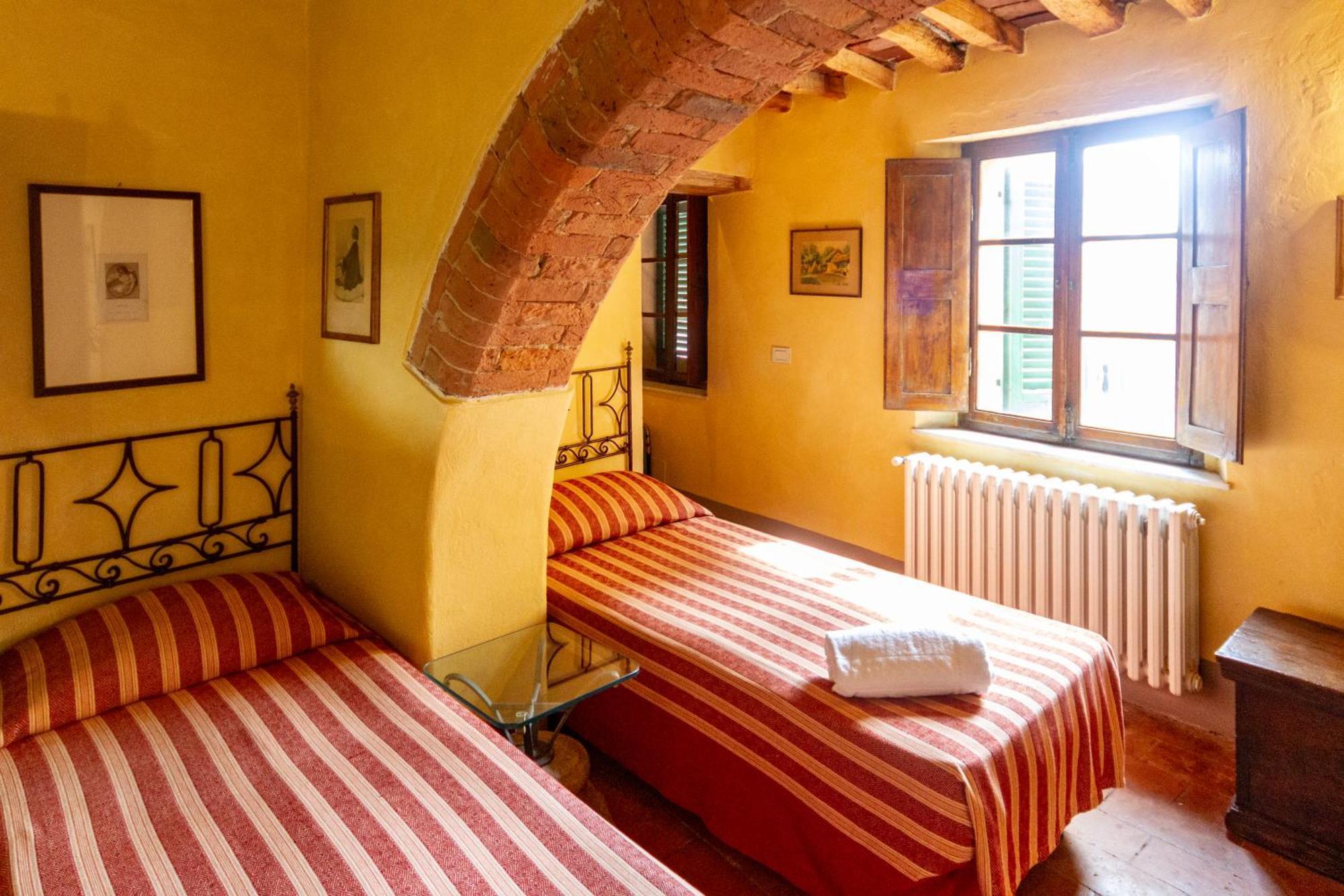 Antica Dimora Leones Bed & Breakfast Palaia Exterior photo