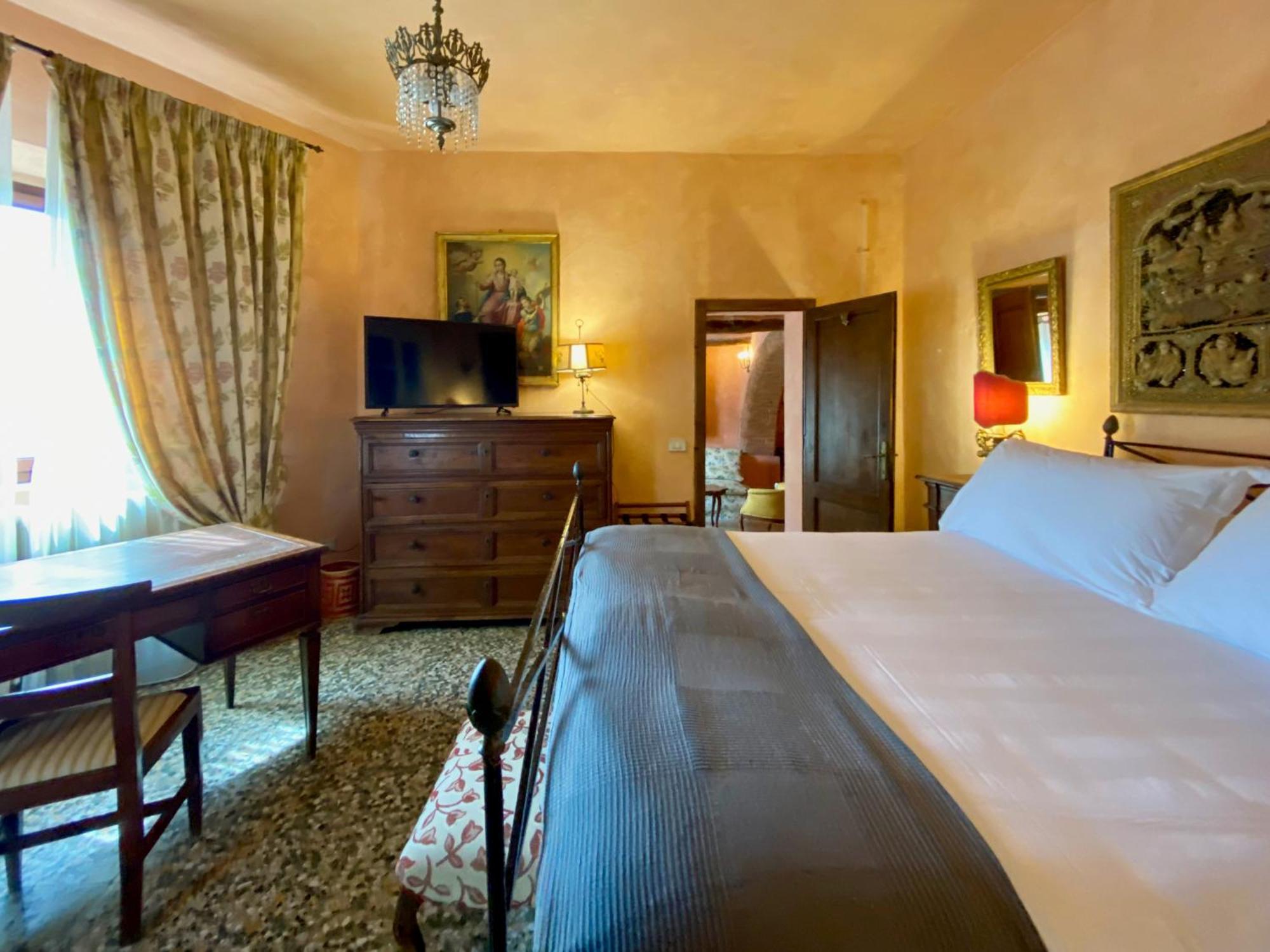 Antica Dimora Leones Bed & Breakfast Palaia Exterior photo