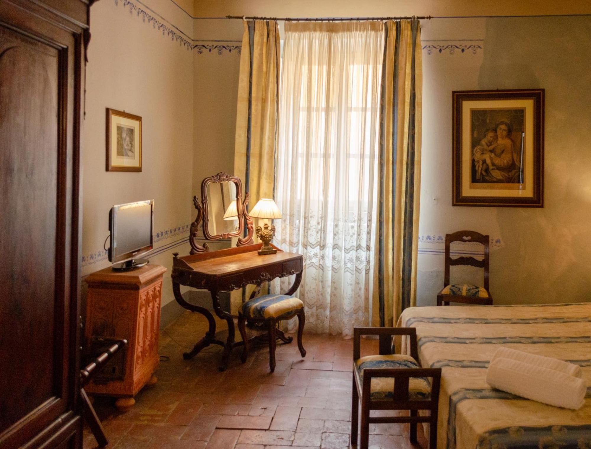 Antica Dimora Leones Bed & Breakfast Palaia Exterior photo