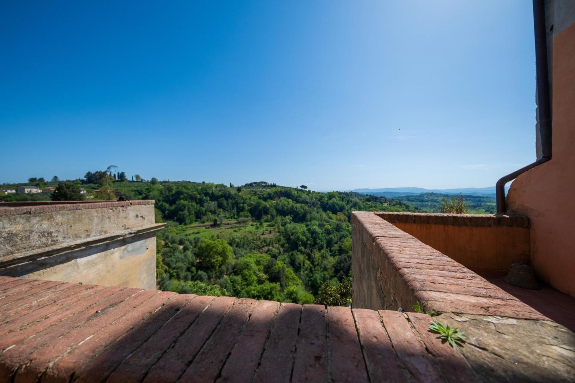 Antica Dimora Leones Bed & Breakfast Palaia Exterior photo