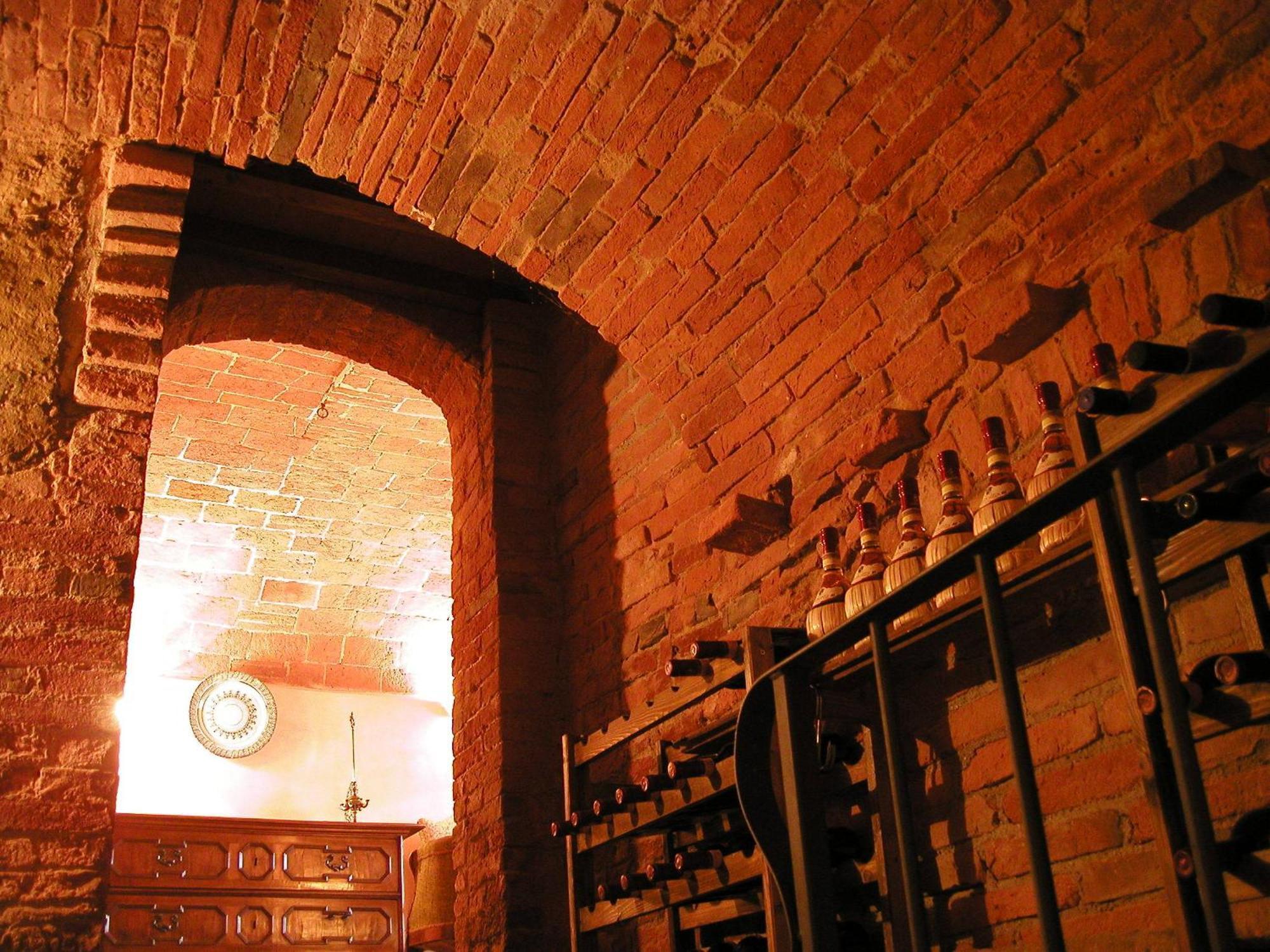 Antica Dimora Leones Bed & Breakfast Palaia Exterior photo